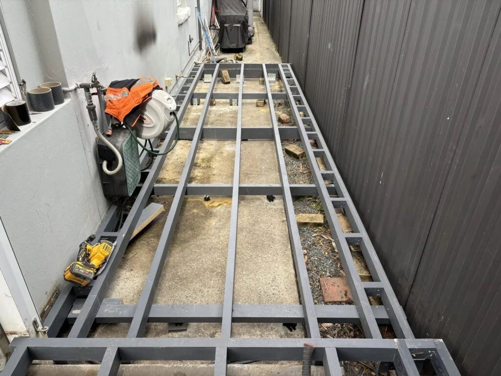 Passage framing — Kingsford side passage