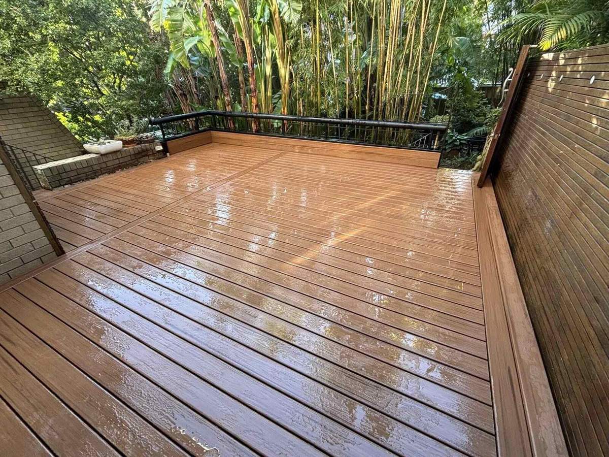 Trex courtyard deck, Neutral Bay — The Decksmith