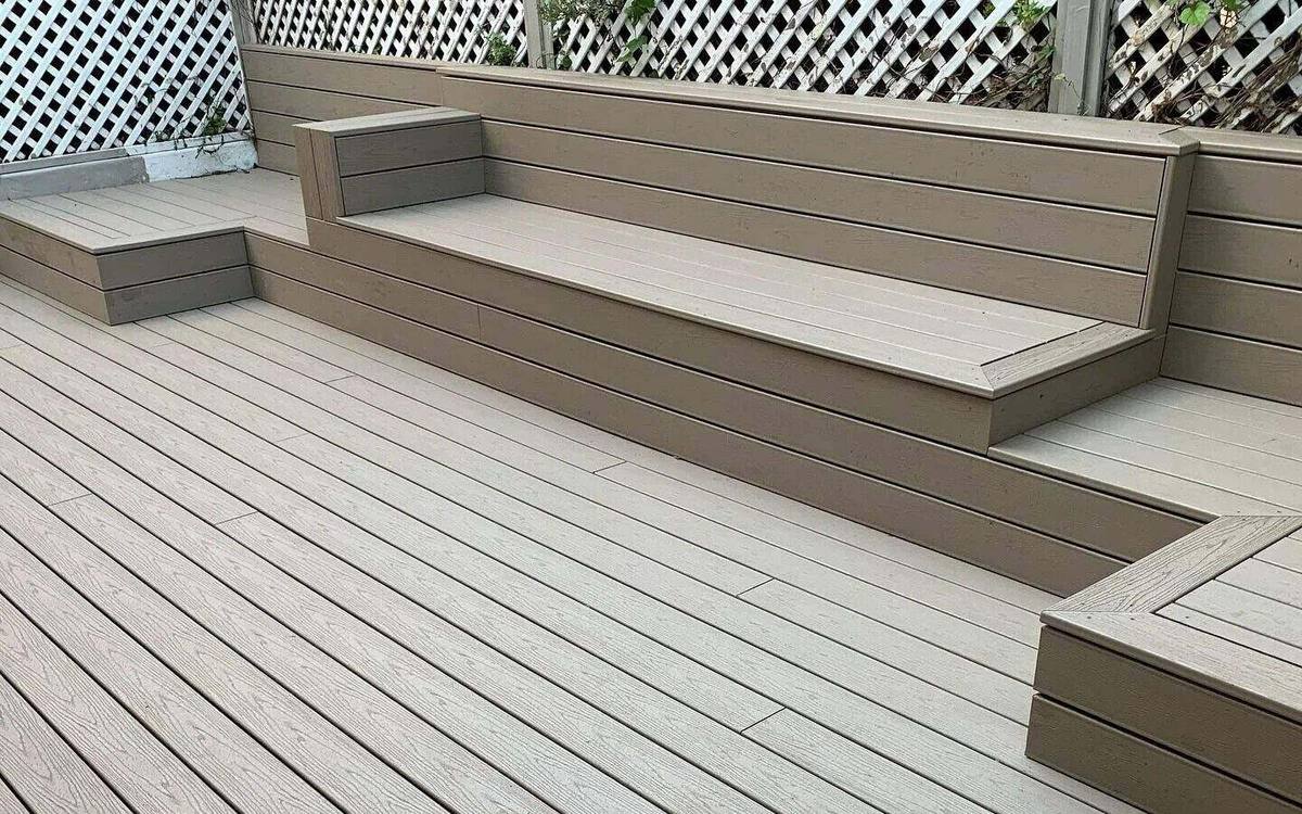 Trex courtyard deck — The Decksmith